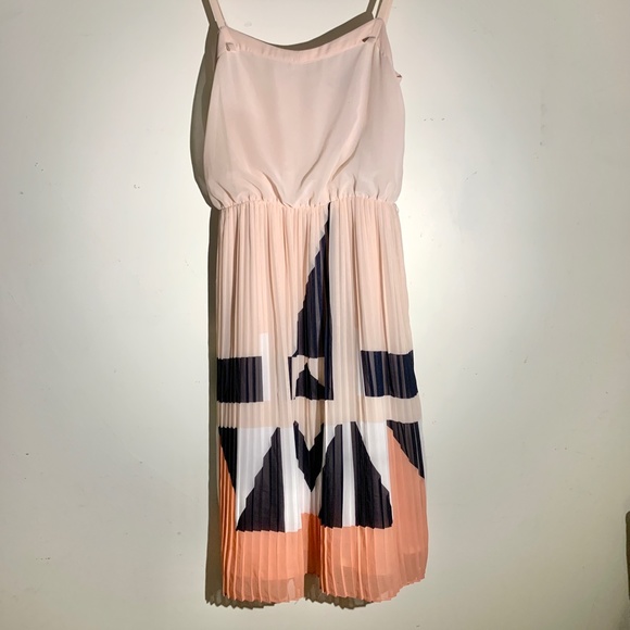 NWT French Connection Summer Dress in Soft Pink with Geometric Pattern Size 0 - Picture 3 of 6